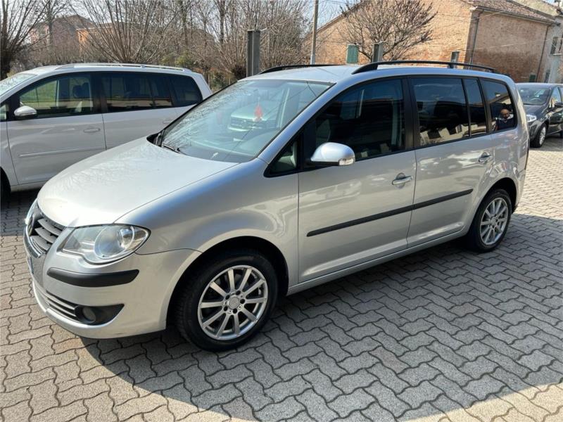 VOLKSWAGEN, TOURAN  2.0 Conceptline 7 POSTI