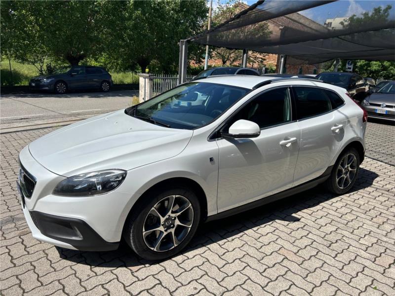VOLVO, V 40 CROSS COUNTRY OCEAN RACE LIMITED EDITION