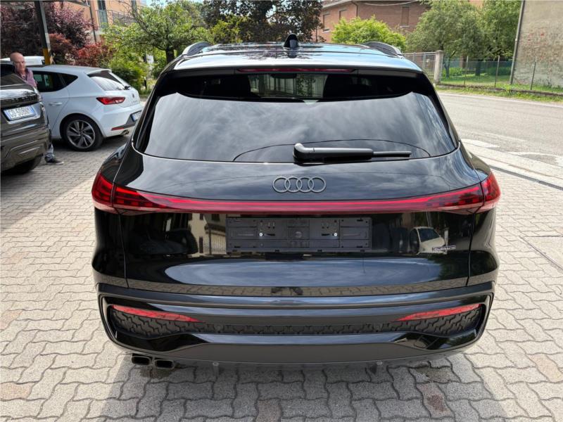 AUDI, Q5