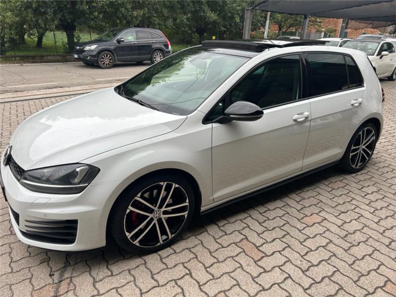 Volkswagen , Golf GTD 2.0 TDI DSG 5p. PANORAMA NAVI XENON PDC