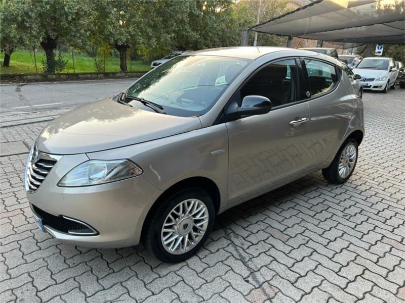 LANCIA, YPSILON 0.9 TwinAir 85 CV 5 porte Metano OK NEOPATENTATO