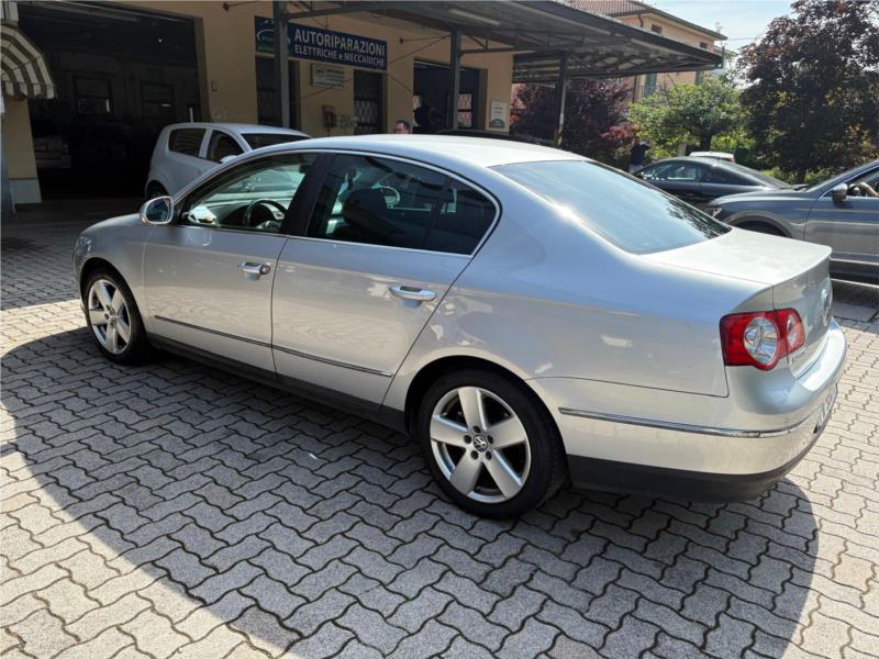 VOLKSWAGEN, PASSAT 1.6 TDI DPF Comf. BlueM. TETTO