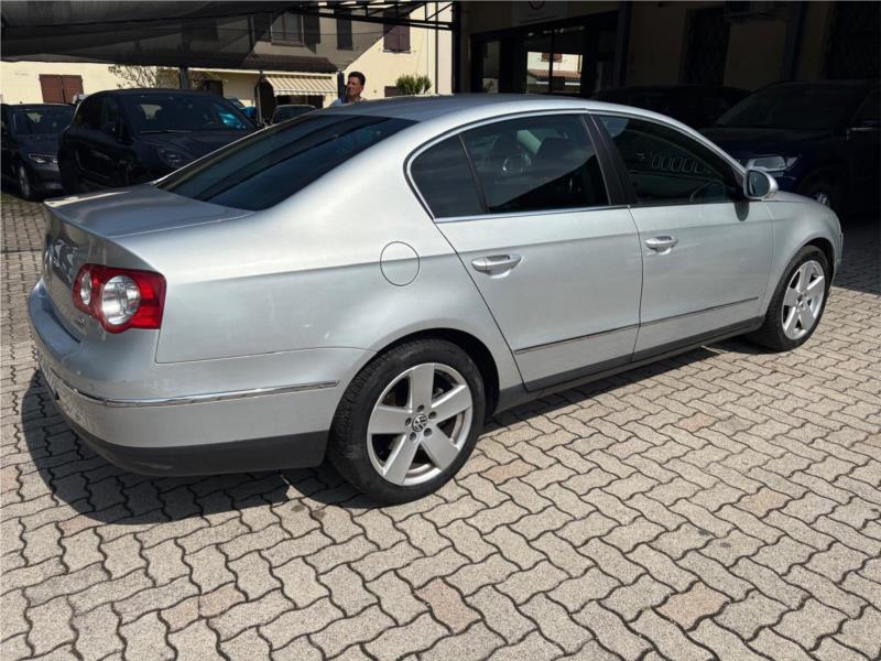 VOLKSWAGEN, PASSAT 1.6 TDI DPF Comf. BlueM. TETTO