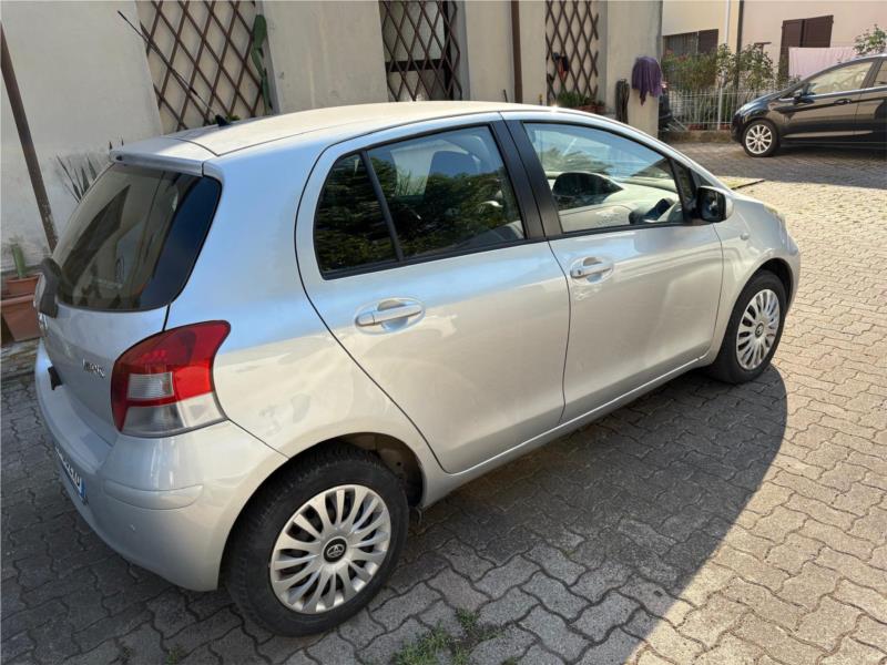 TOYOTA, YARIS 1.0 5 P LUXURY PACK OK NEOPATENTATO