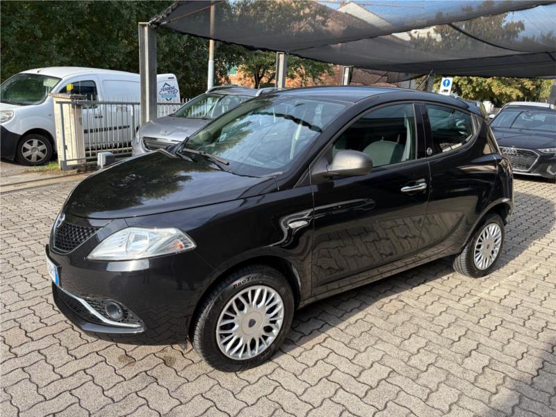 LANCIA, YPSILON  0.9 TwinAir 85 CV porte Metano  Silver OK NEOPATEN