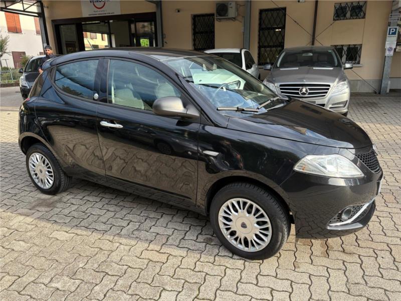 LANCIA, YPSILON  0.9 TwinAir 85 CV porte Metano  Silver OK NEOPATEN