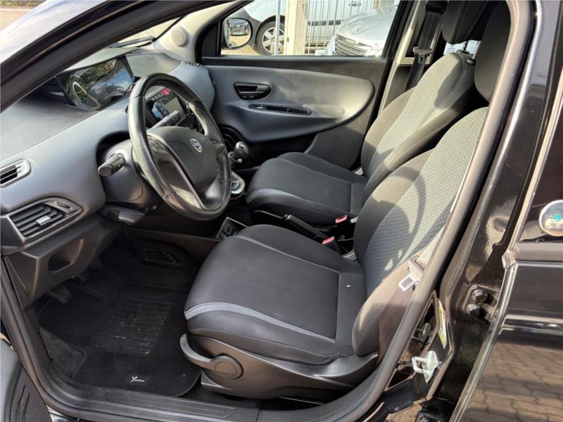 LANCIA, YPSILON  0.9 TwinAir 85 CV porte Metano  Silver OK NEOPATEN