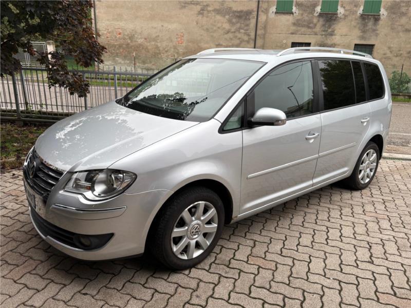 VOLKSWAGEN, TOURAN Volkswagen Touran 2.0 tdi Highline dsg OK NEOPATENTATO