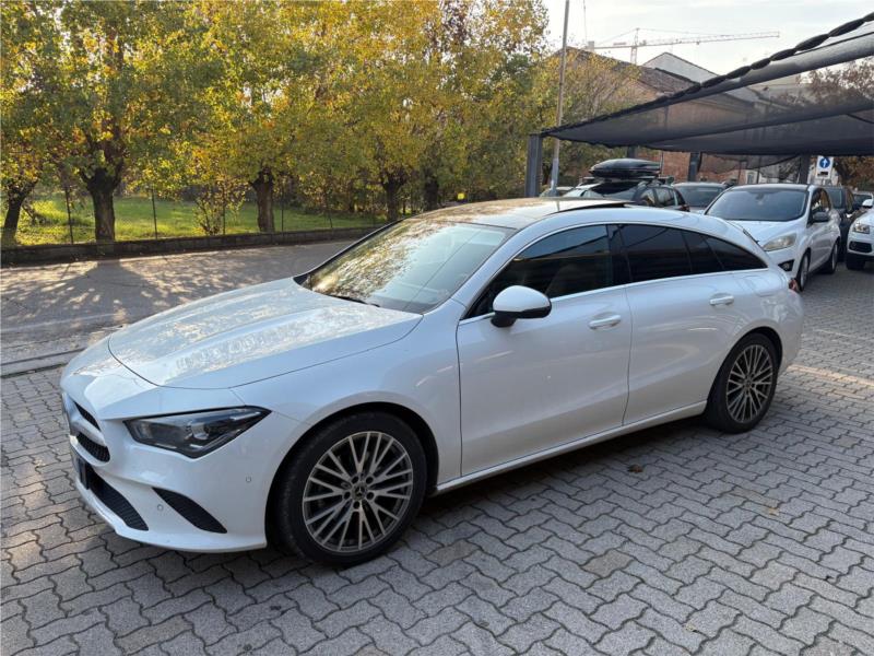 MERCEDES, CLA 180 d Premium AMG PANORAMA OK NEOPATENTATO