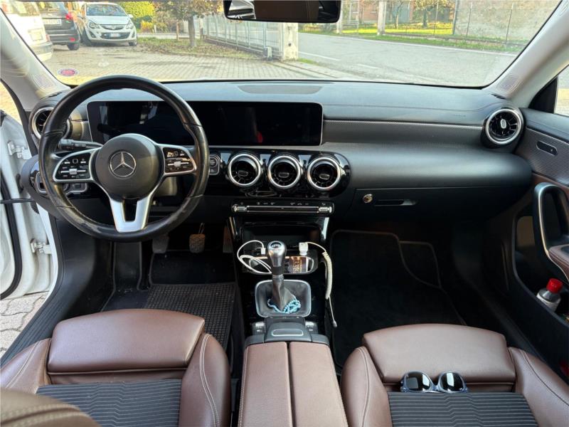 MERCEDES, CLA 180 d Premium AMG PANORAMA OK NEOPATENTATO