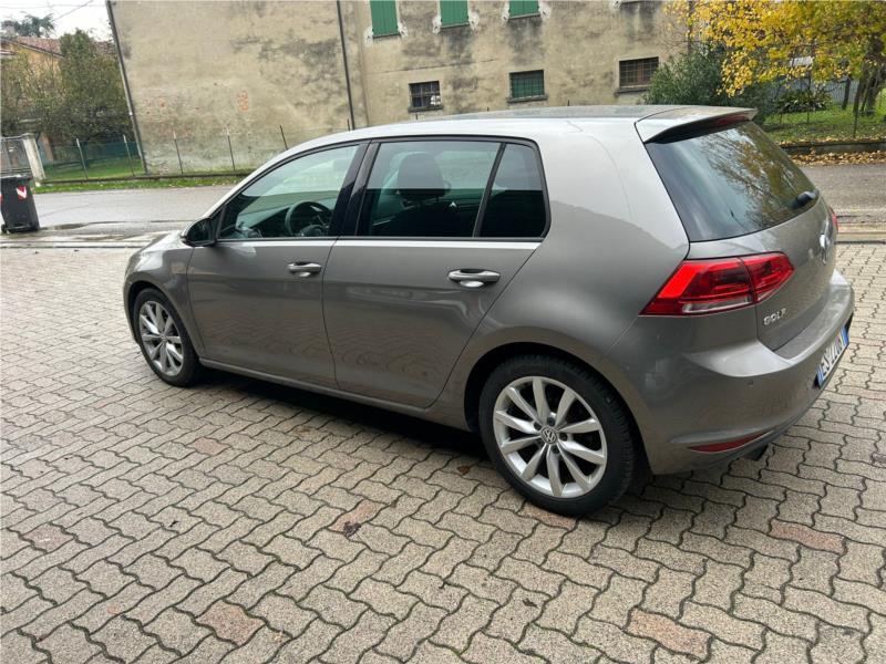 VOLKSWAGEN, Golf 5p 1.6 tdi Highline dsg OK NEOPATENTATO