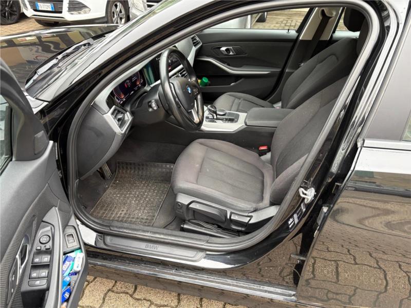 BMW, 318d Touring Business DIGITAL COCKPIT