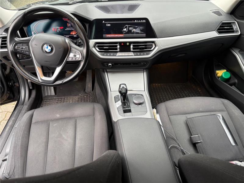BMW, 318d Touring Business DIGITAL COCKPIT