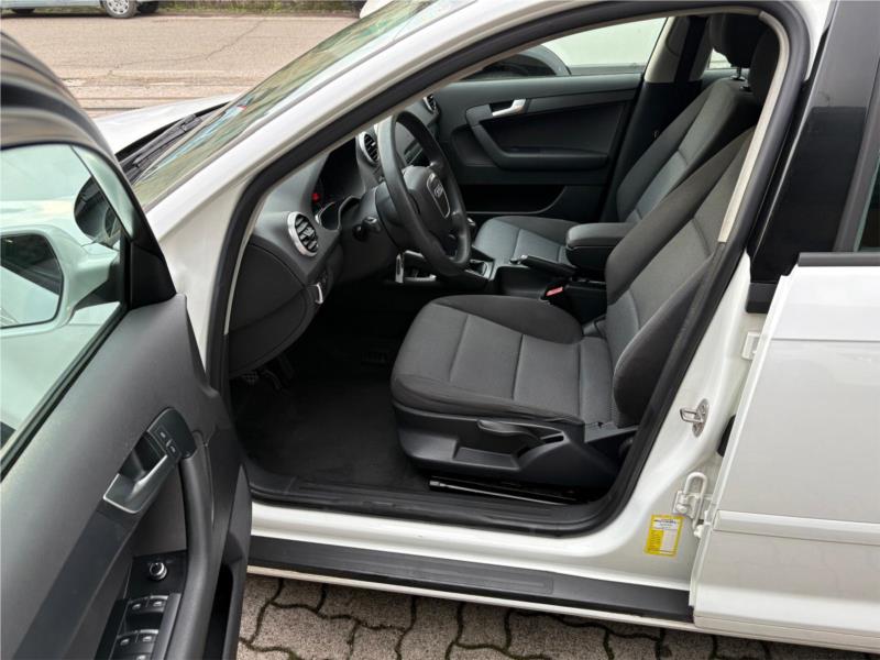 AUDI, A3 1.6 tdi Young Edition 90cv OK NEOPATENATO