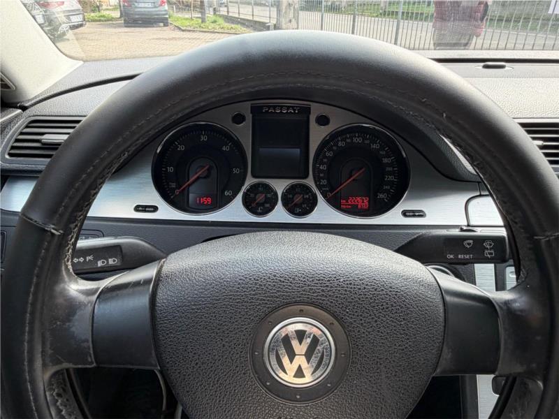 VOLKSWAGEN, Passat SW 2.0 tdi Sportline dsg