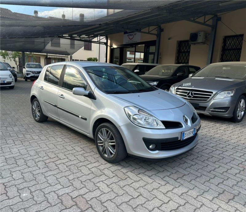 Renault, Clio 5p 1.5 dci AUTOMATICO OK NEOPATENTATO