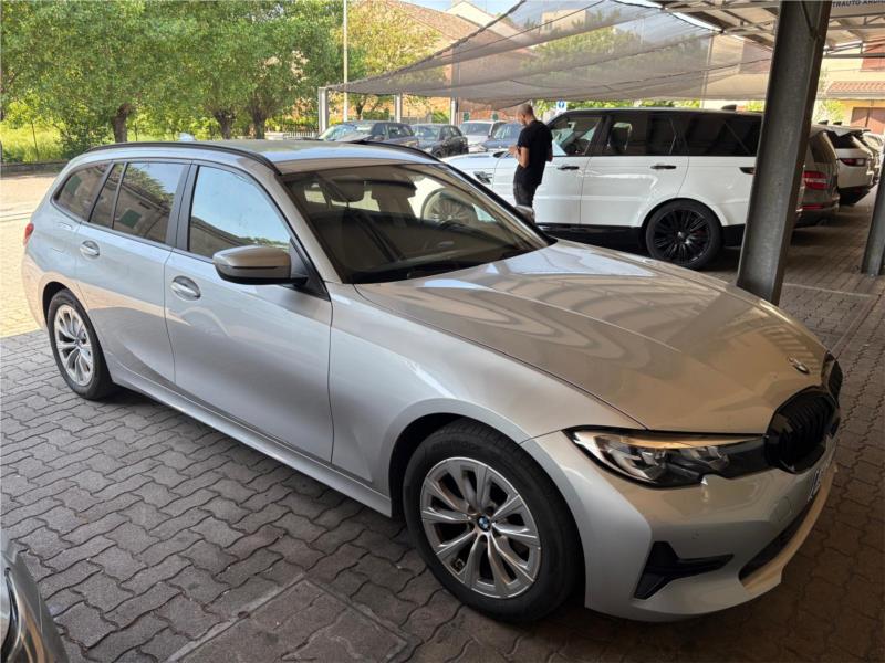BMW, 318 D d Touring IBRIDO 48V AUTOMATICO