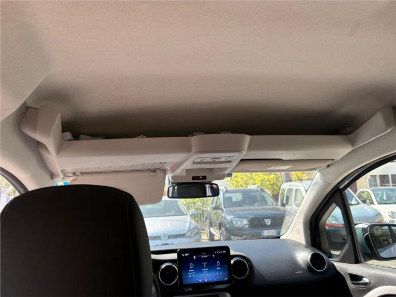 MERCEDES,  T 180 - D Premium  7G-DCT Long GANCIO OK NEOPATENATO