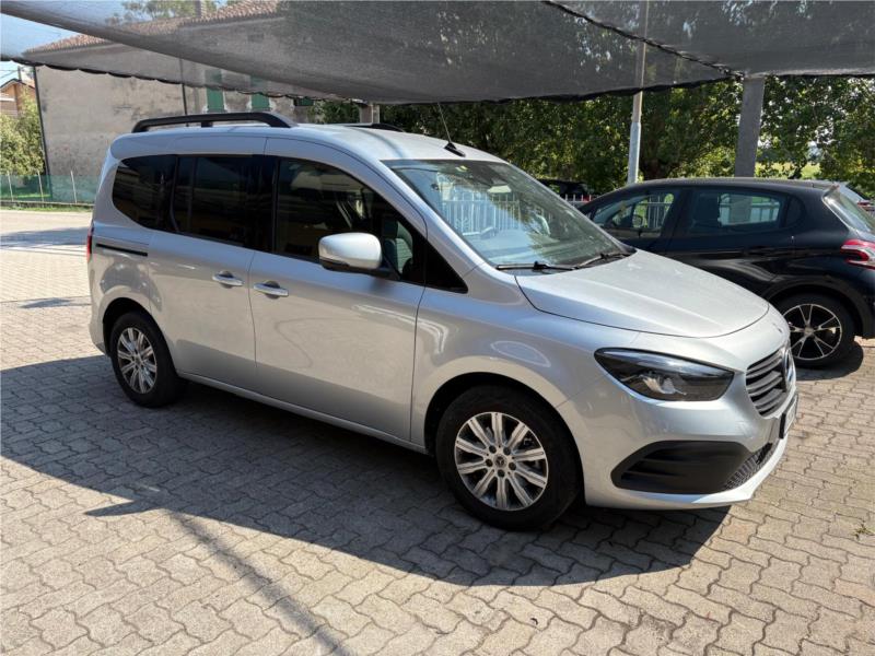 MERCEDES,  T 180 - D Premium  7G-DCT Long GANCIO OK NEOPATENATO