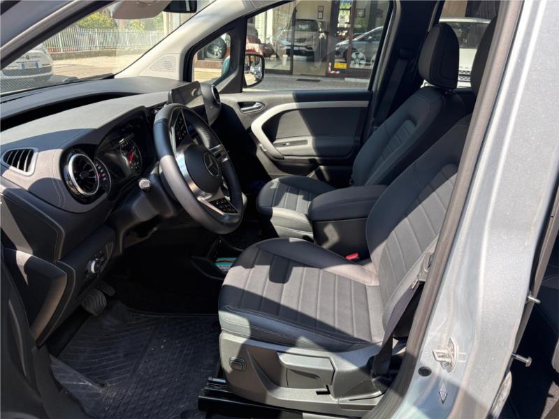 MERCEDES,  T 180 - D Premium  7G-DCT Long GANCIO OK NEOPATENATO