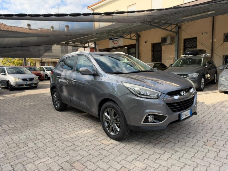 Hyundai, IX 35 2.0 crdi Xpossible 4wd AUTOMATICO OK NEOPATENTATO