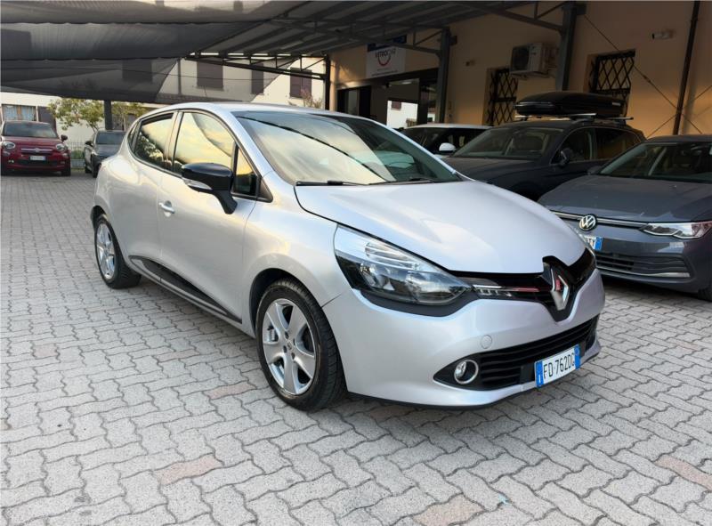 Renault, Clio 5p 1.2 Zen (live) 75cv E6 OK NEOPATENTATO