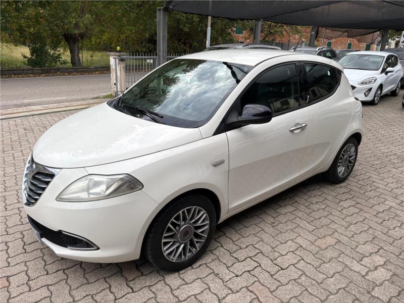 LANCIA, Ypsilon 1.2 8v Silver 69cv OK NEOPATENTATO